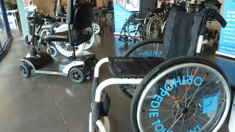 Le fauteuil roulant ou scooter adapté à vos besoins